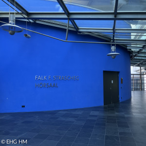 Hochschule München - Blaue Tonne